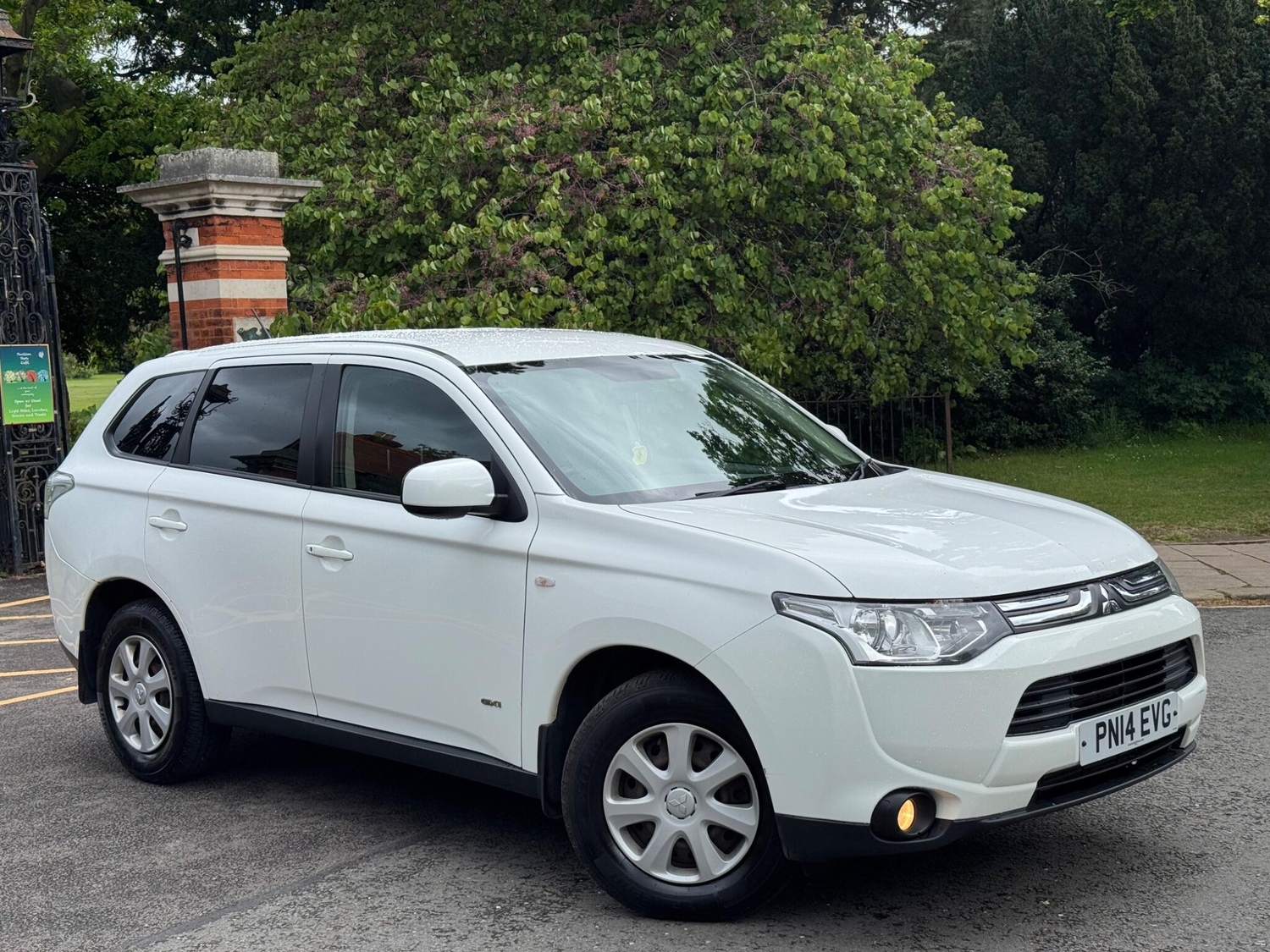 Mitsubishi Outlander Bedford