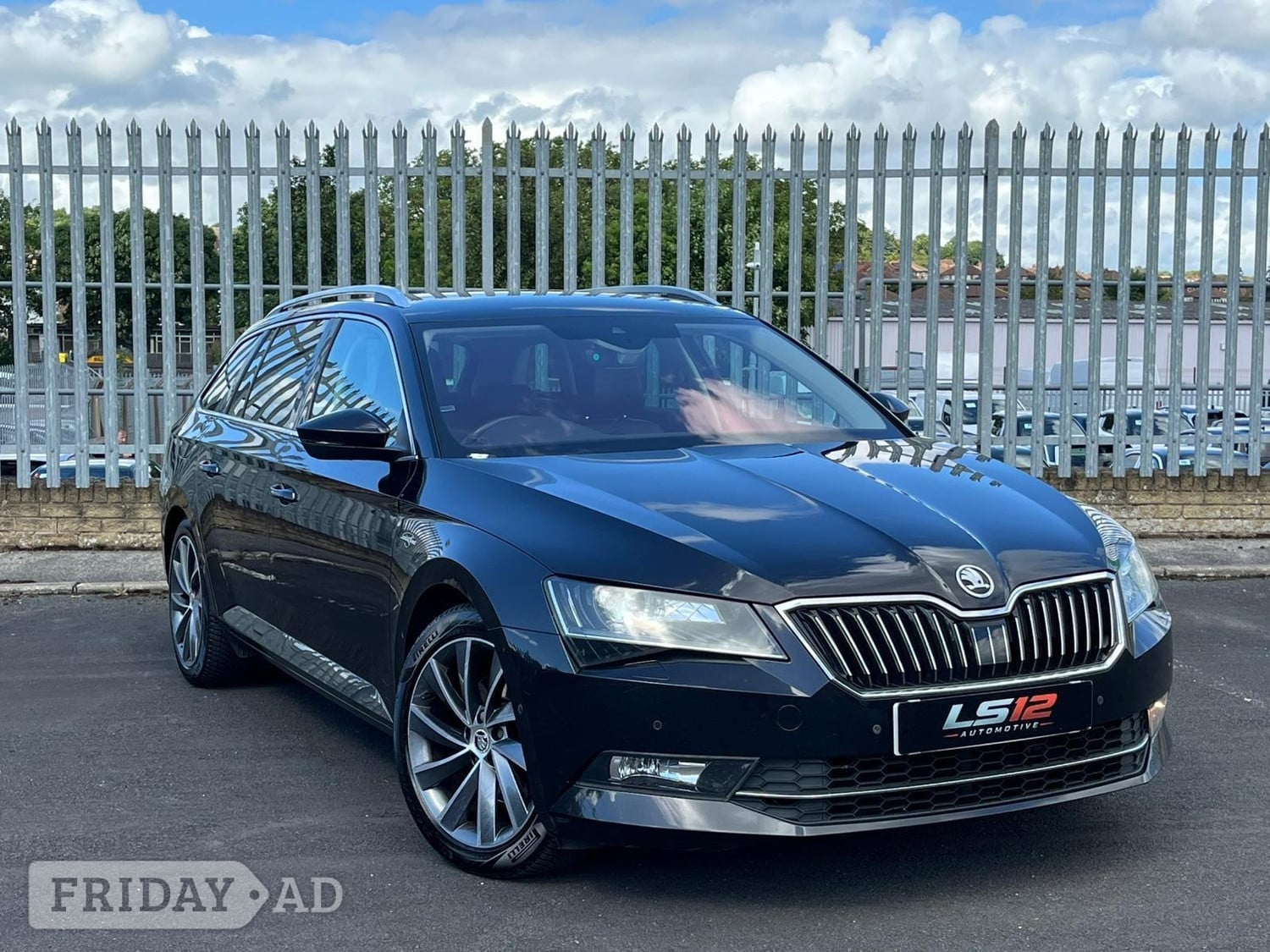 Skoda Superb 2017 in Leeds