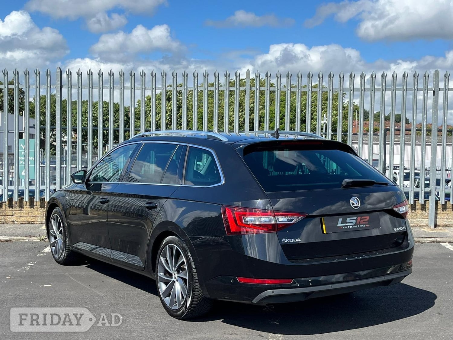 Skoda Superb 2017 - Cars in Leeds
