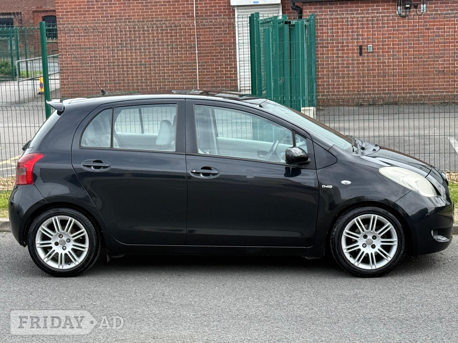 Toyota Yaris 2008 - Cars