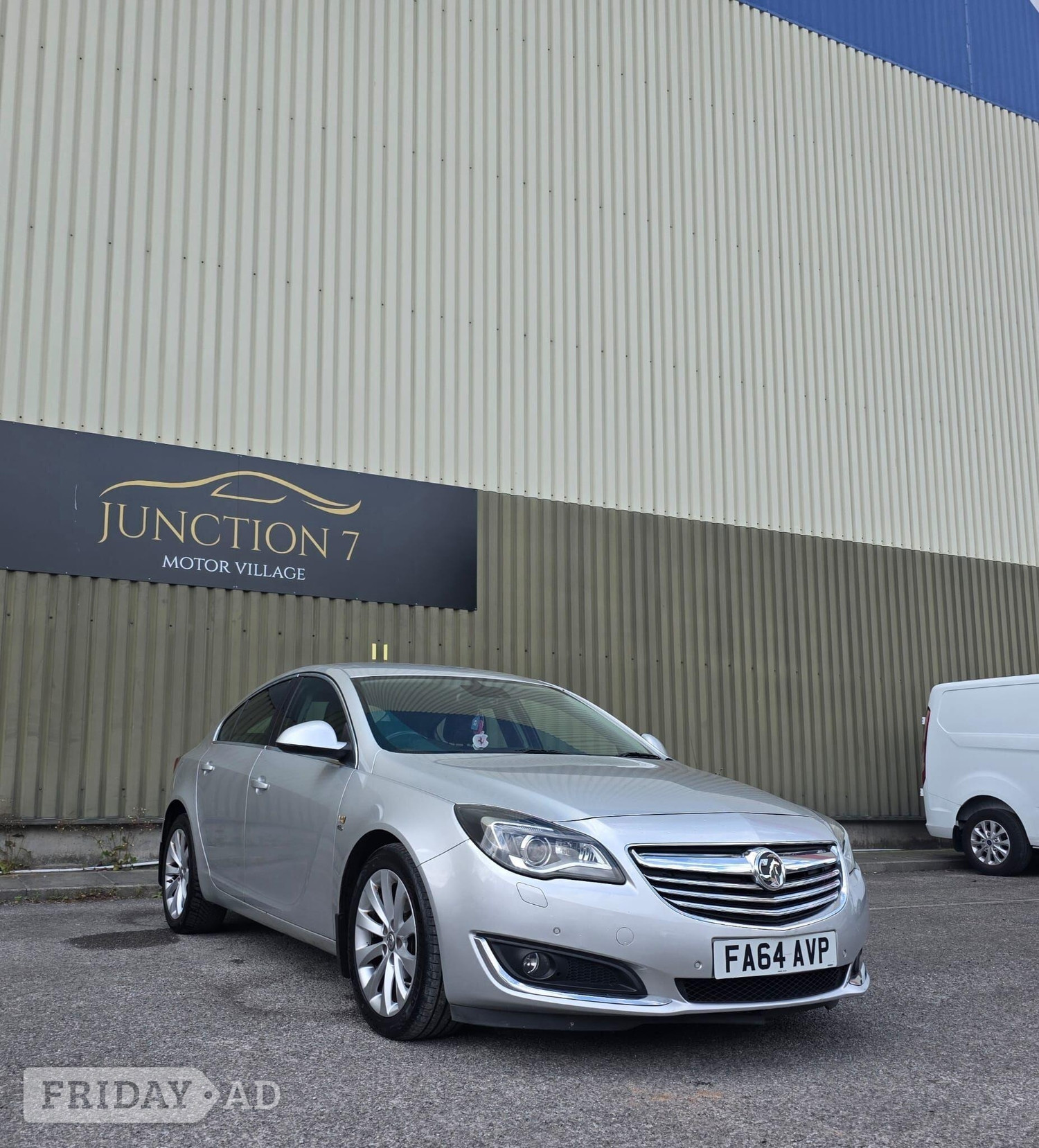 [ berth ]Vauxhall Insignia