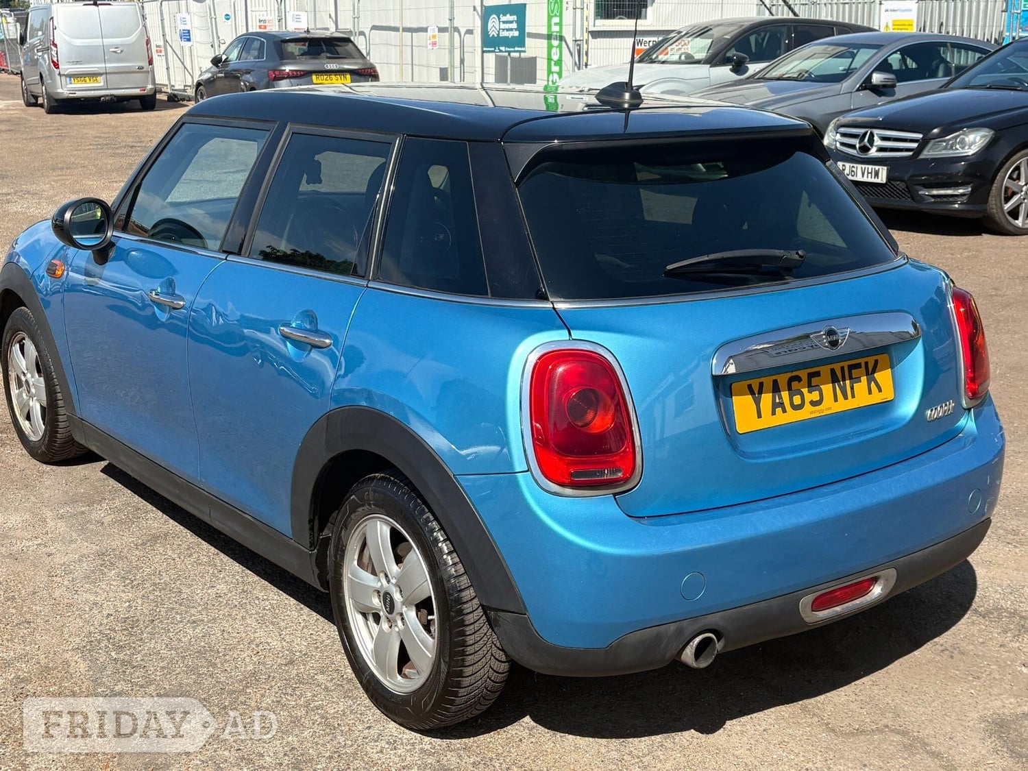 Mini Hatch 2015 - Cars in East Molesey