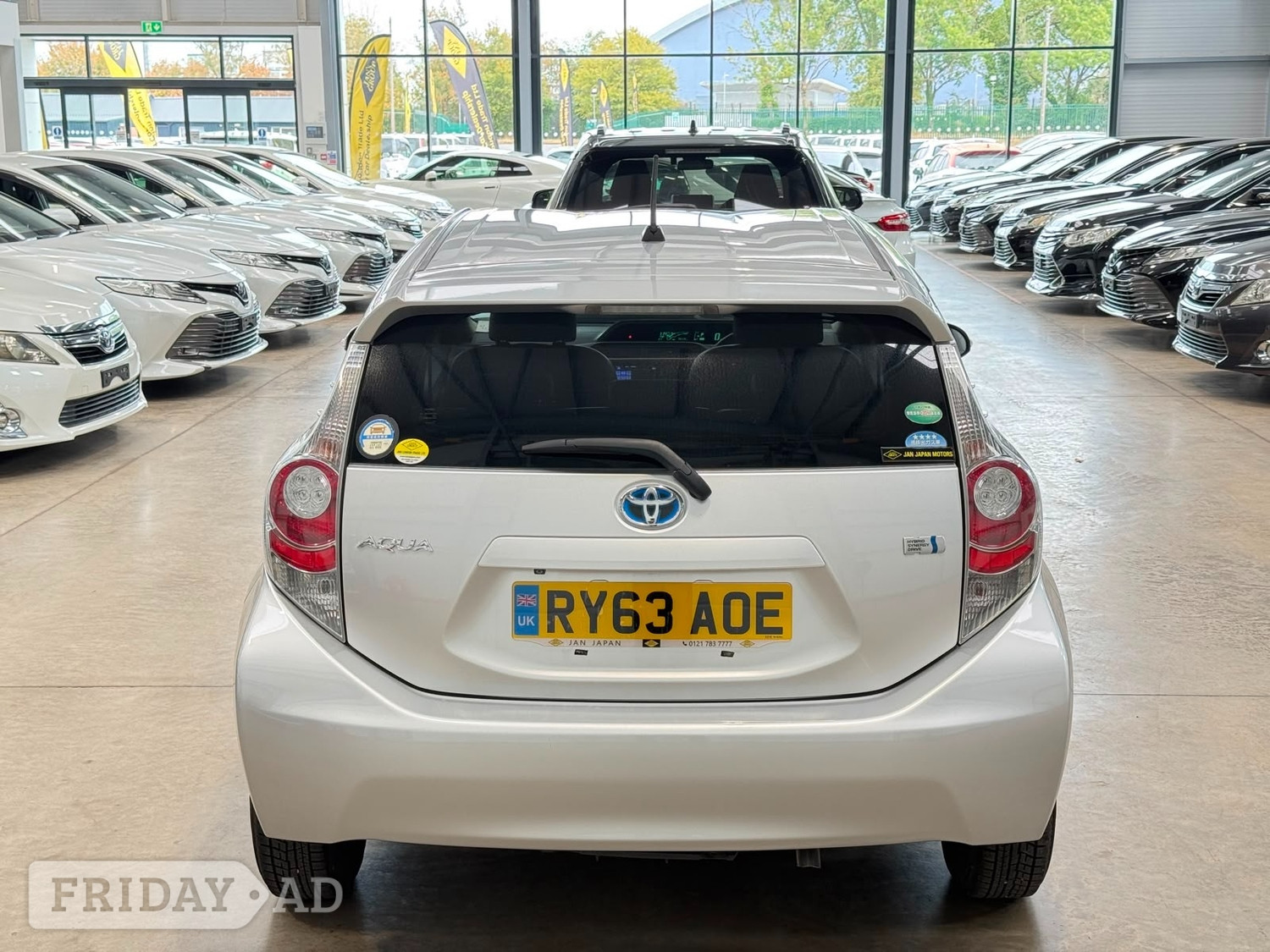 Toyota Aqua 2013 - Cars in Reading