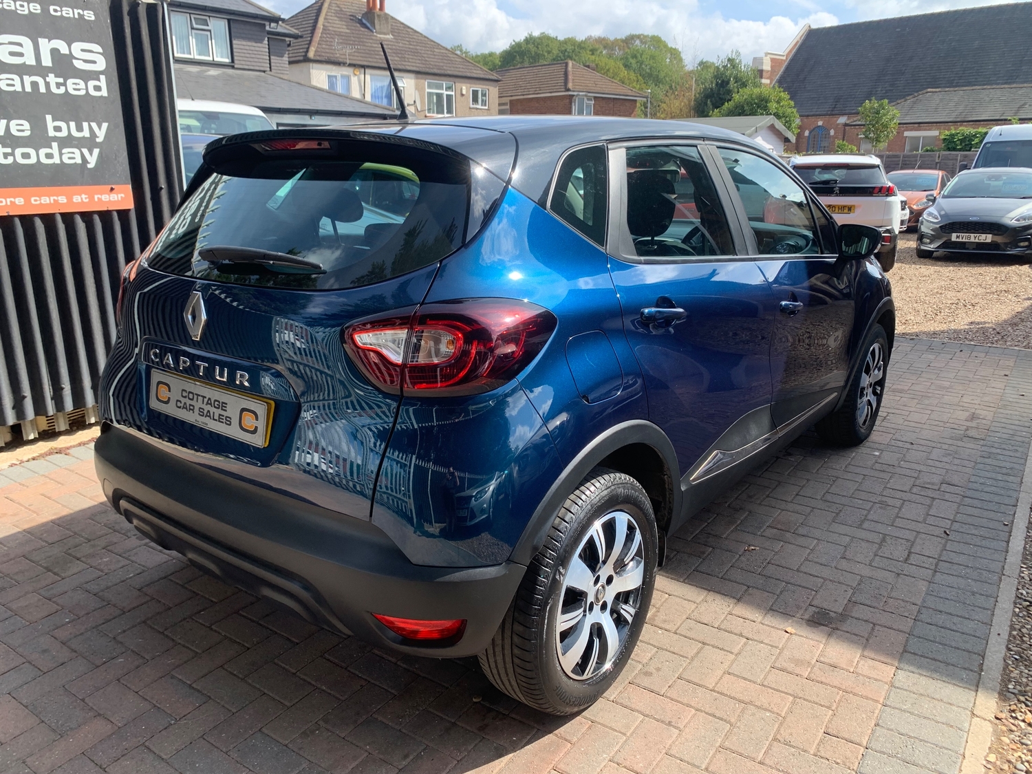 Renault Captur 2019 - Cars