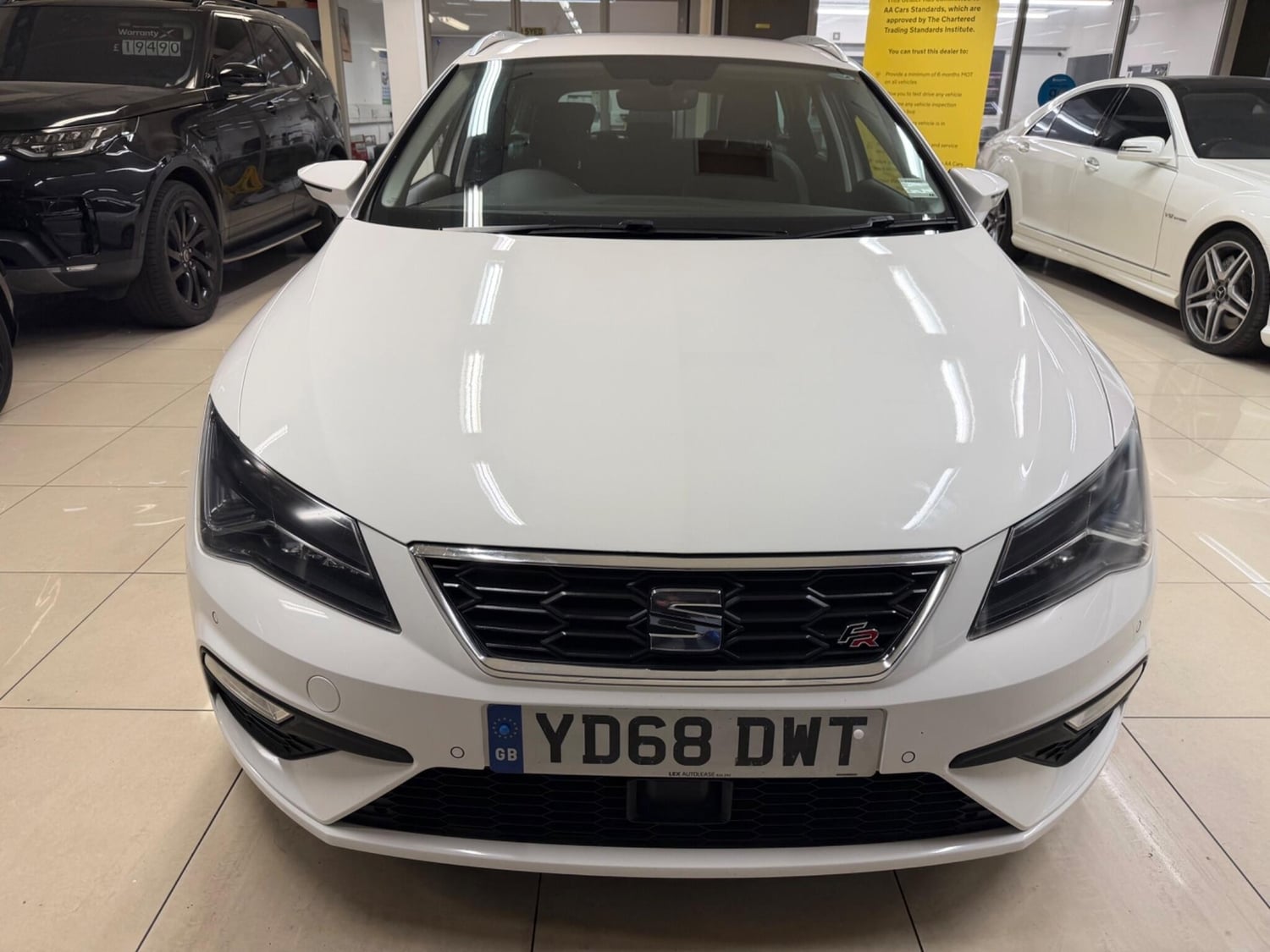 [ berth ]SEAT Leon