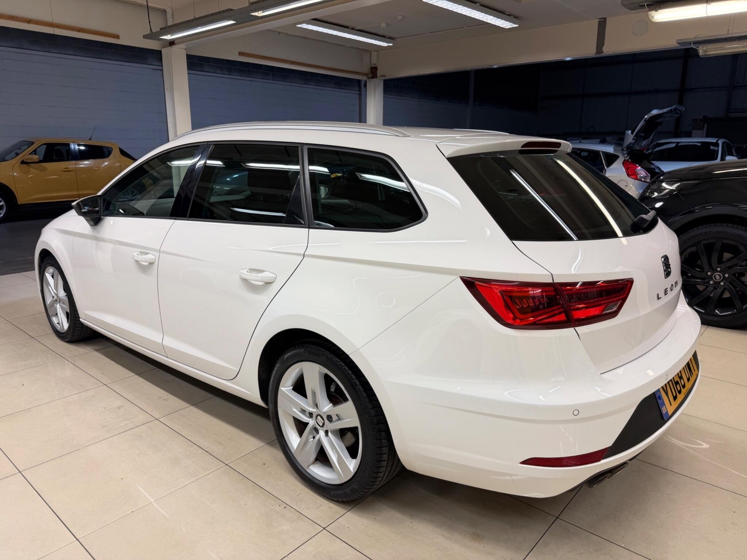 SEAT Leon 2019 - Cars