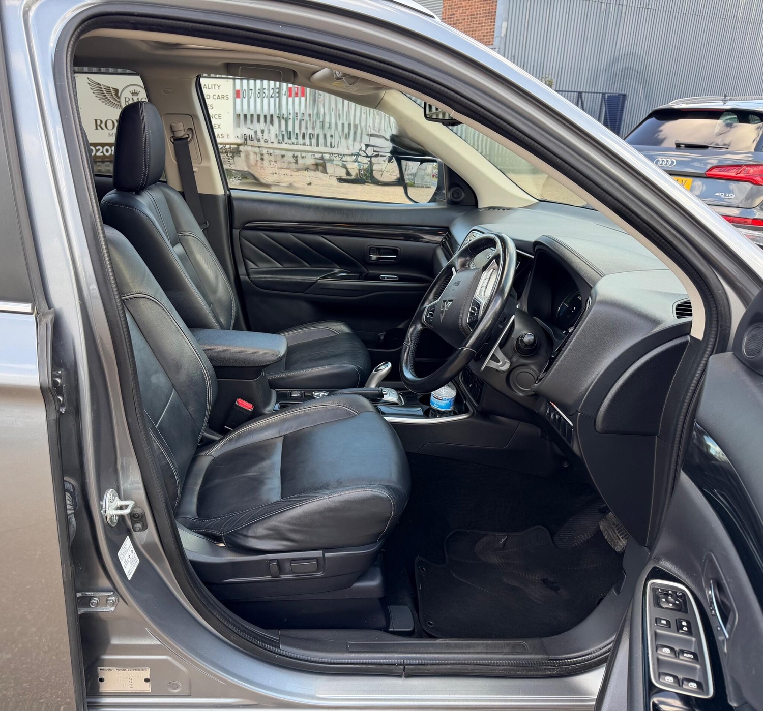 [ berth ]Mitsubishi Outlander