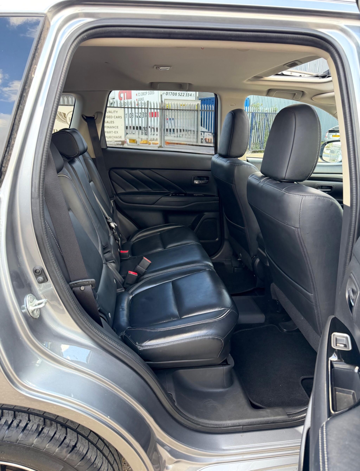 Mitsubishi Outlander 2016 - Cars in Havering