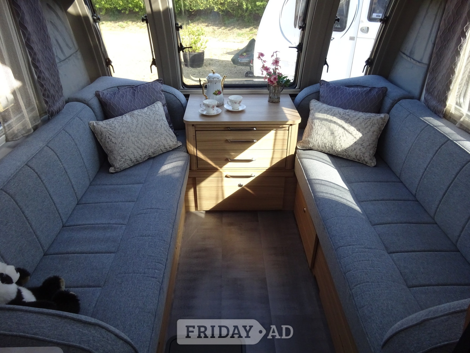 Bailey Unicorn Seville 2023 - Motorhomes & Caravans