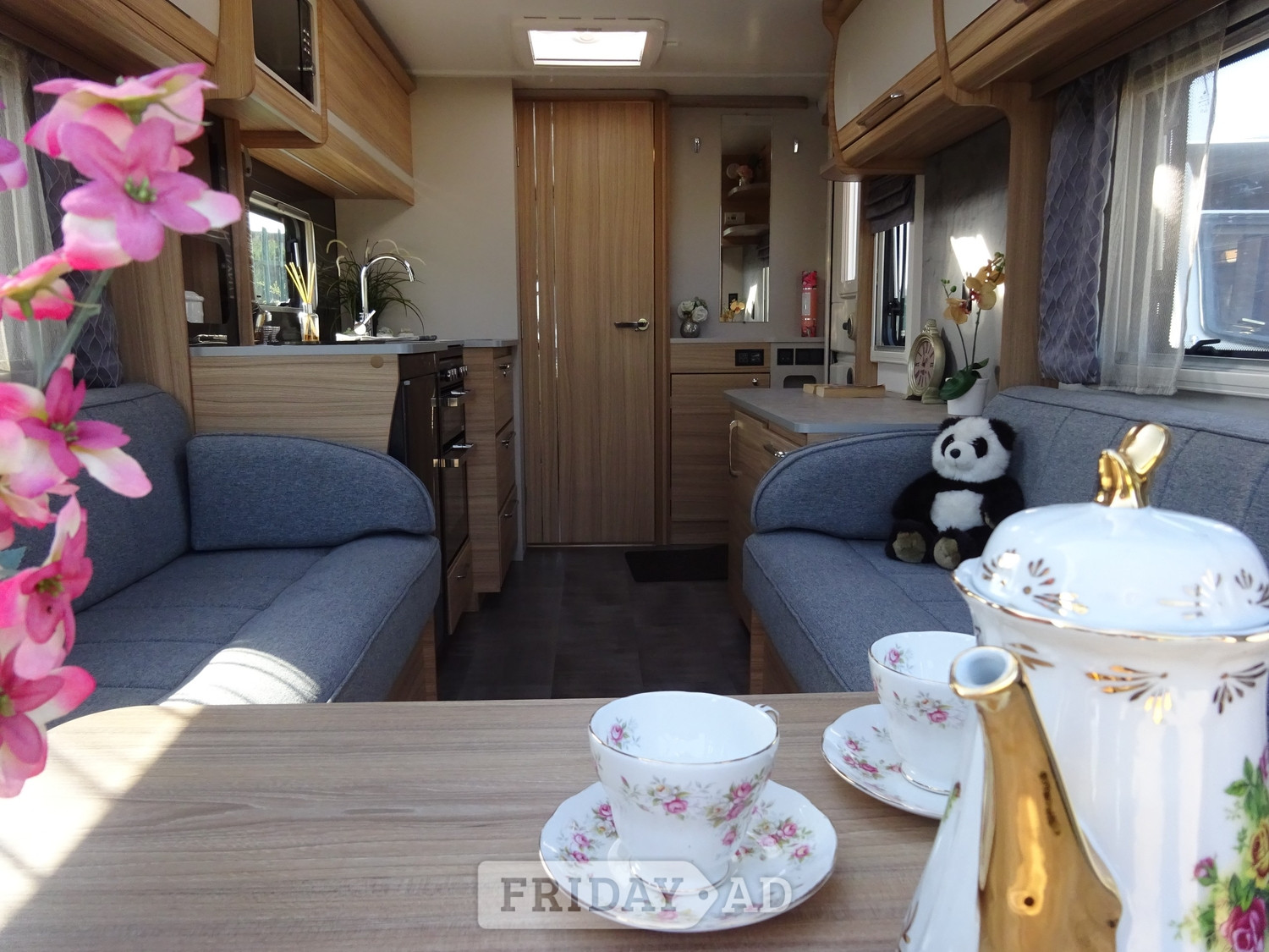 [ berth ]Bailey Unicorn Seville