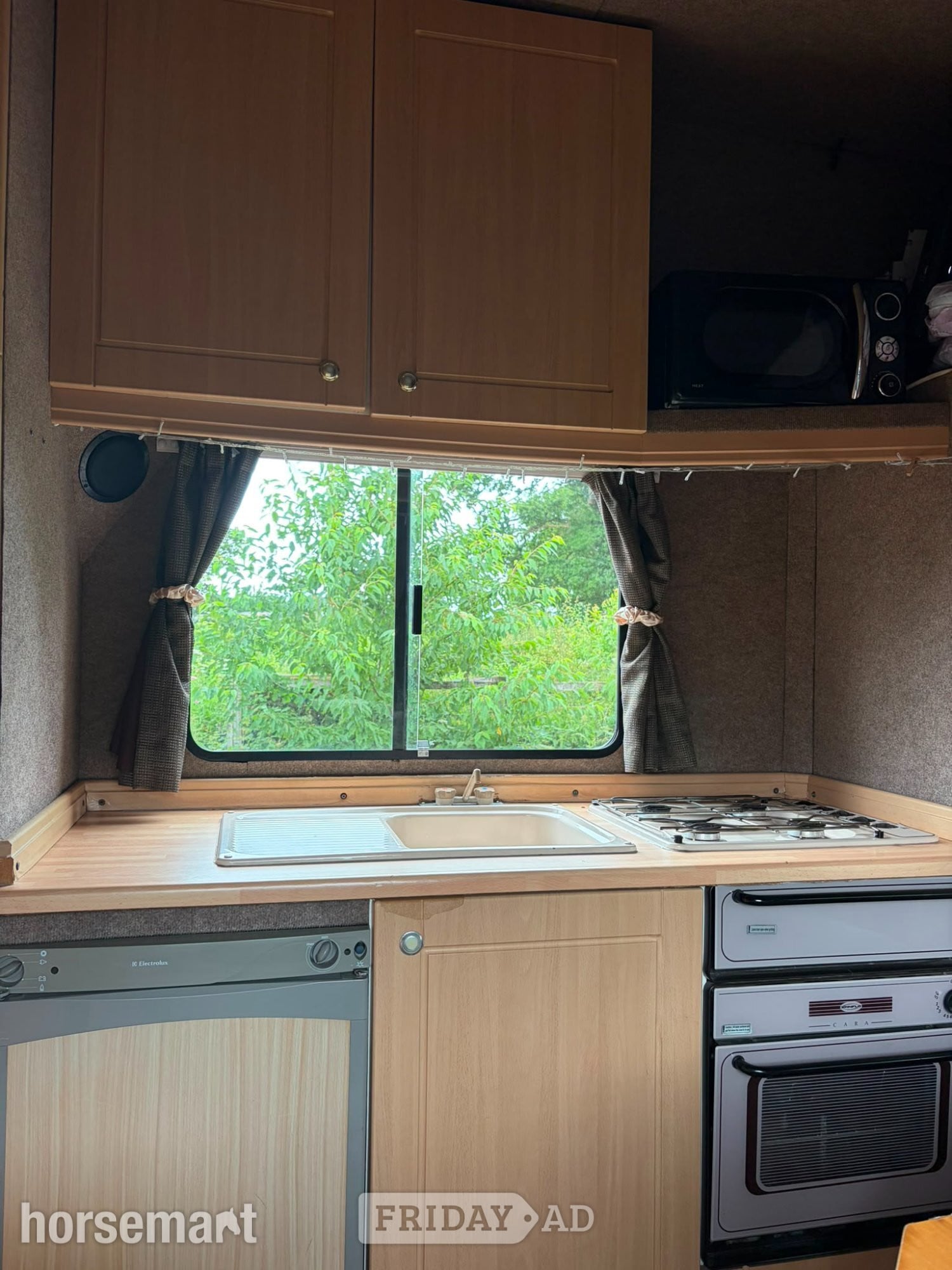 Solitaire Sapphire III Iveco Horsebox - Trailers & Horseboxes
