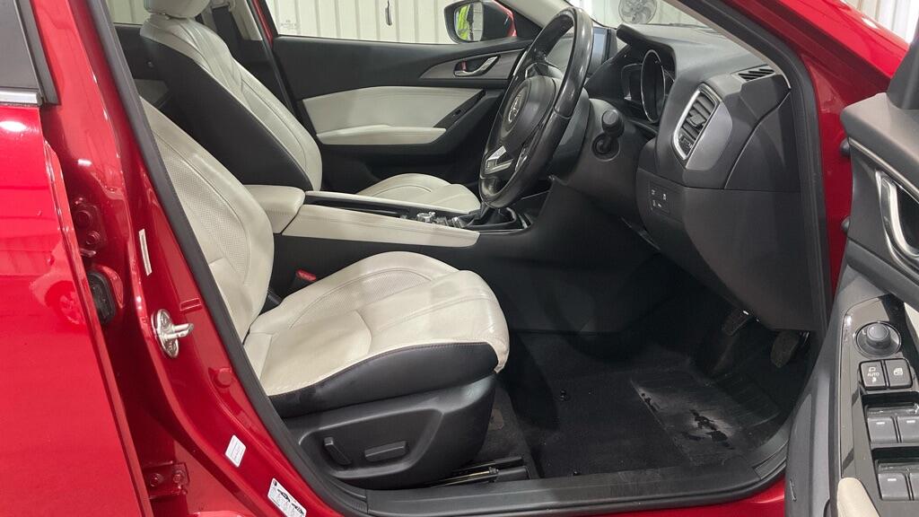 Mazda 3 2017 - Cars