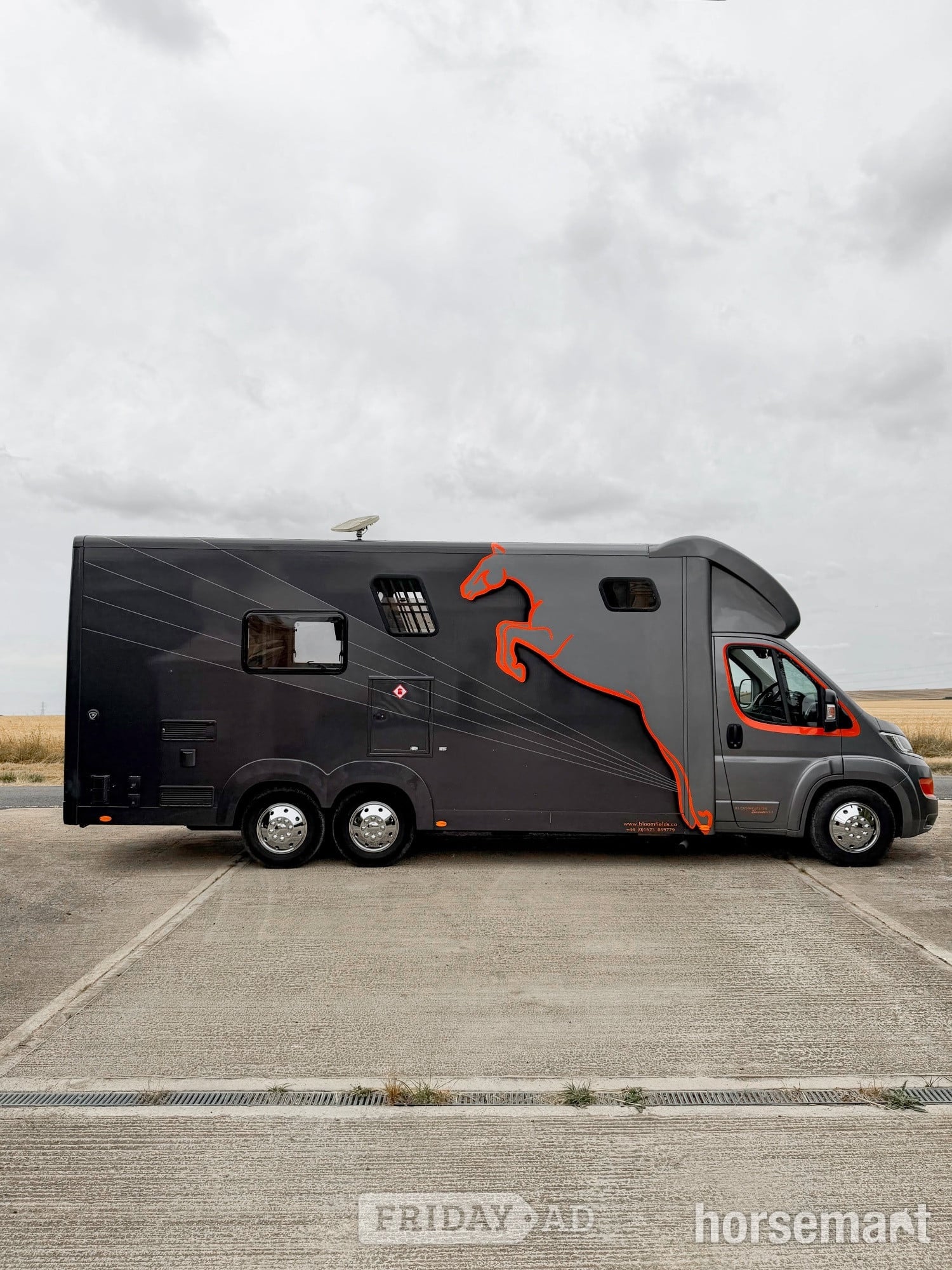 [ berth ]Bloomfields Eventer 5T - 2 Stall Horsebox – 43,612 Miles – £72,000 No VAT