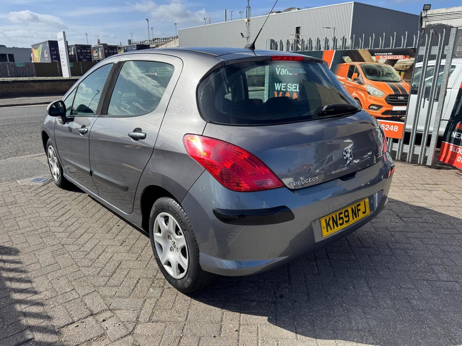 [ berth ]Peugeot 308