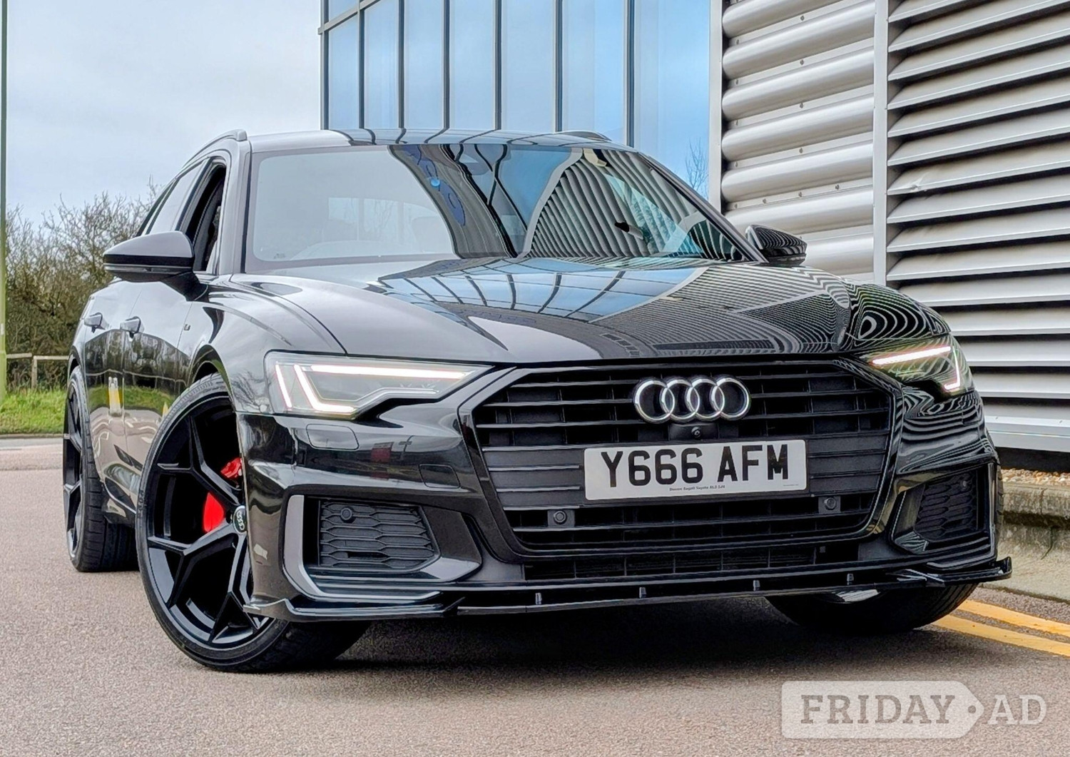 Audi A6 Avant 2019 in St. Albans
