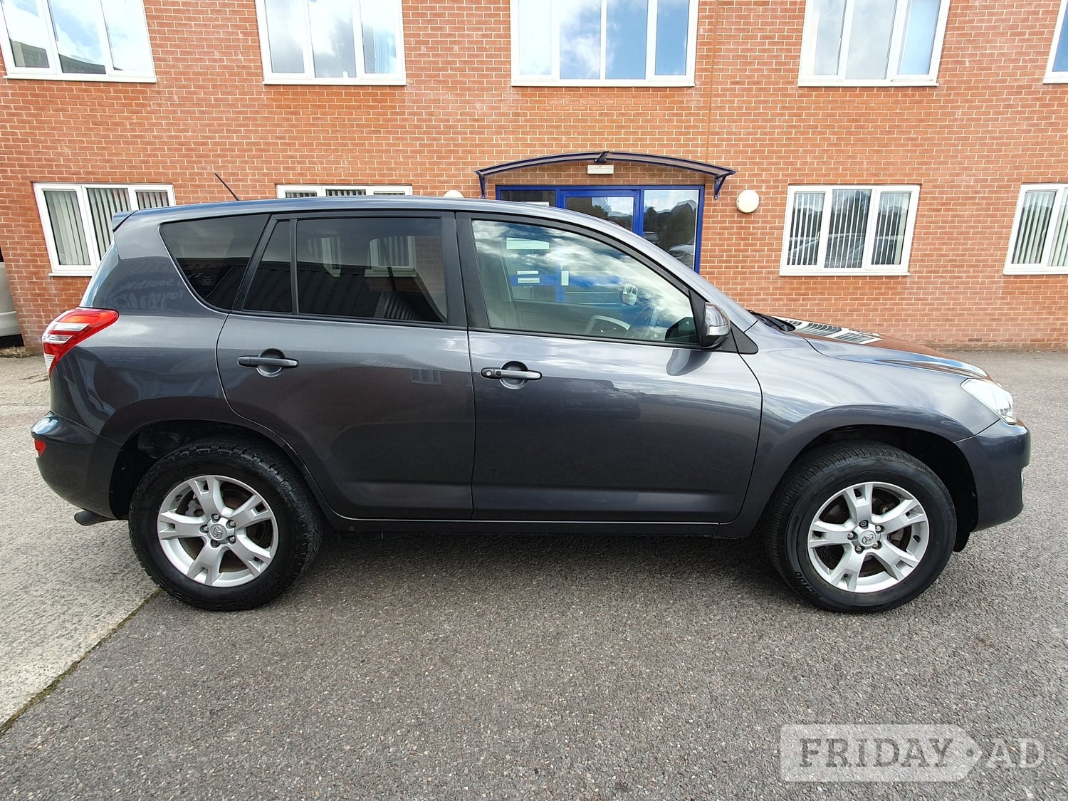 Toyota RAV4 2010 - Cars