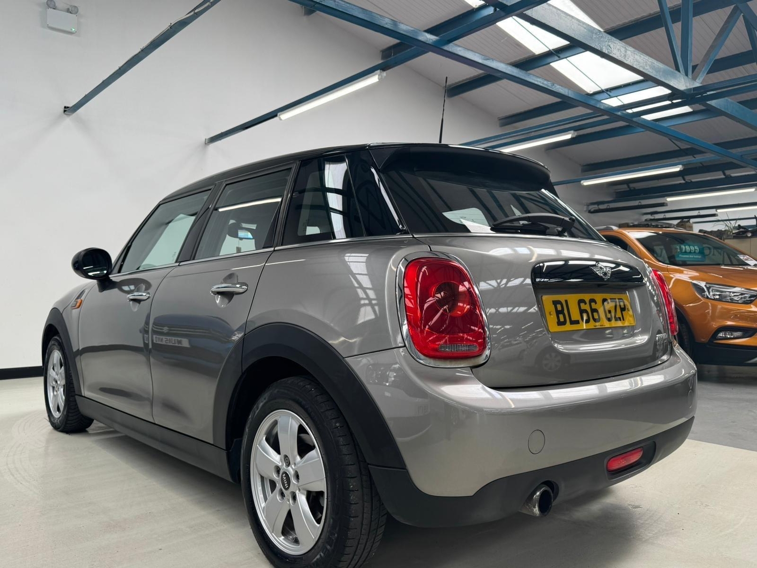 Mini Hatch 2016 - Cars in Bolton