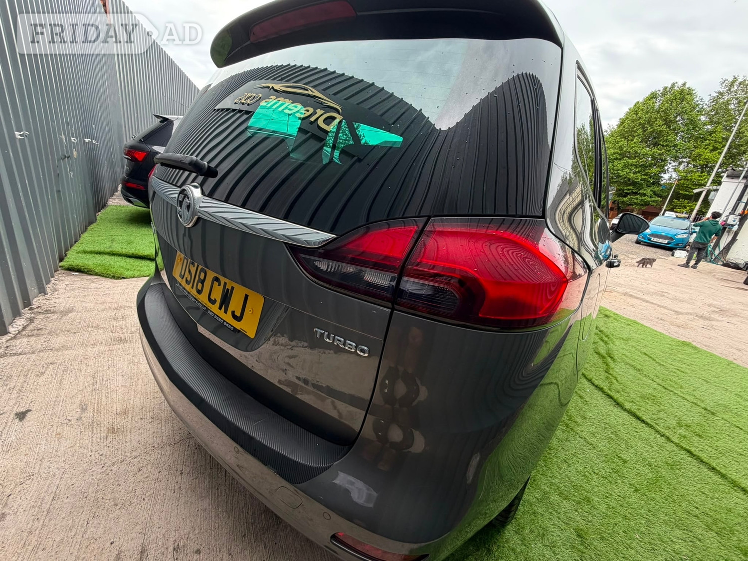 [ berth ]Vauxhall Zafira Tourer