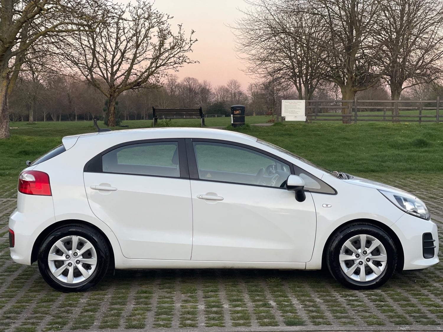 Kia Rio 2016 - Cars