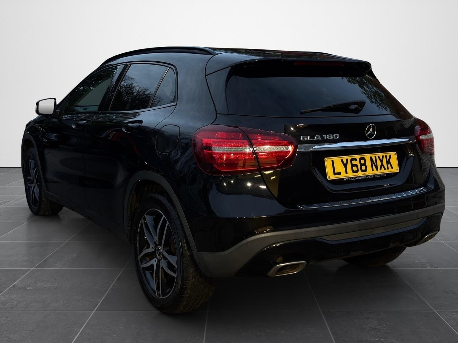 [ berth ]Mercedes-Benz GLA