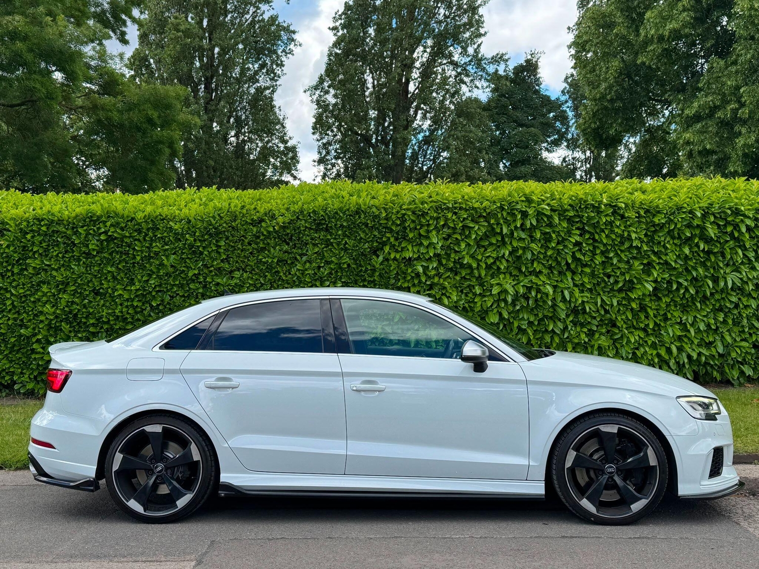 Audi RS3 2019 - Cars