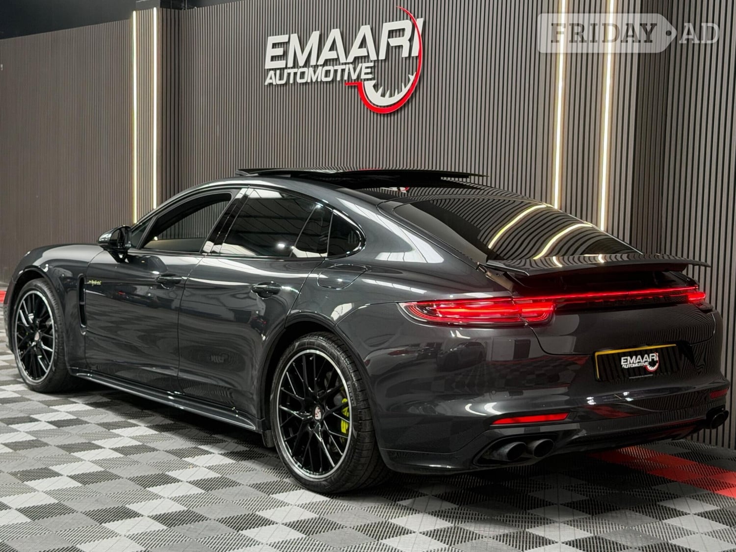 [ berth ]Porsche Panamera