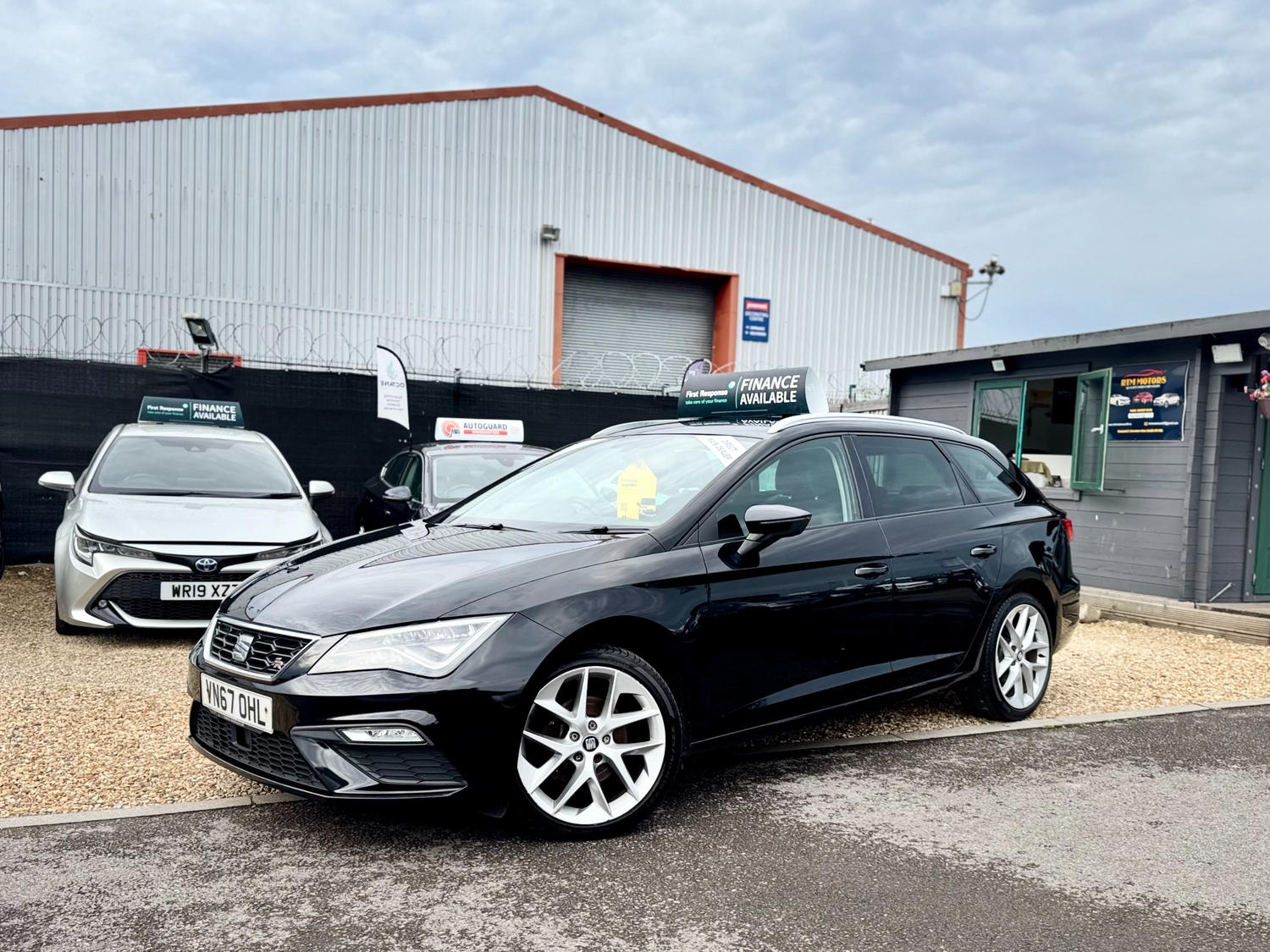 [ berth ]SEAT Leon