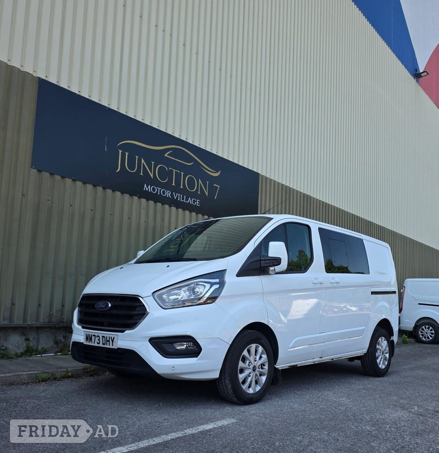 [ berth ]Ford Transit Custom
