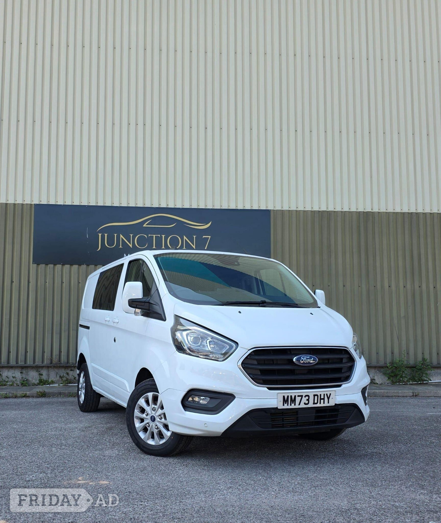 [ berth ]Ford Transit Custom