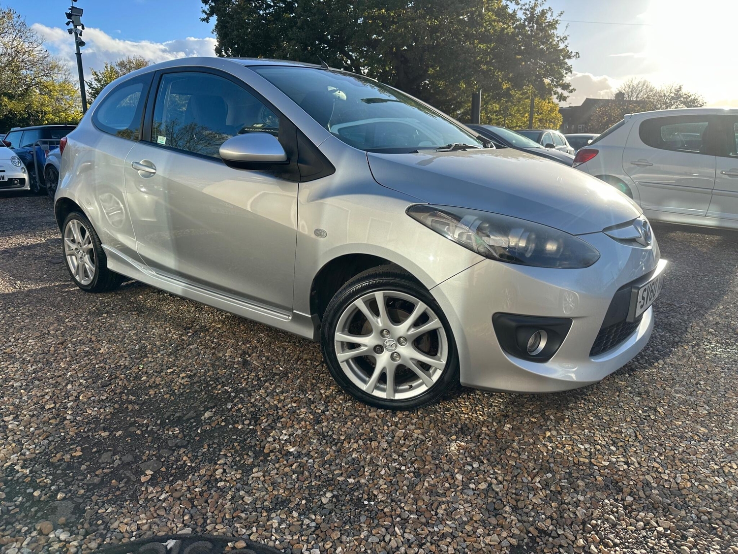 Mazda Mazda2 2010 - Cars