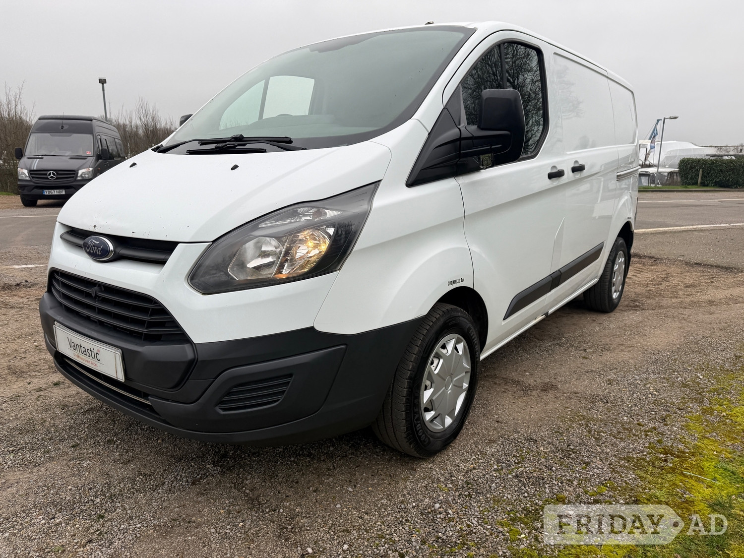 [ berth ]Ford Transit Custom