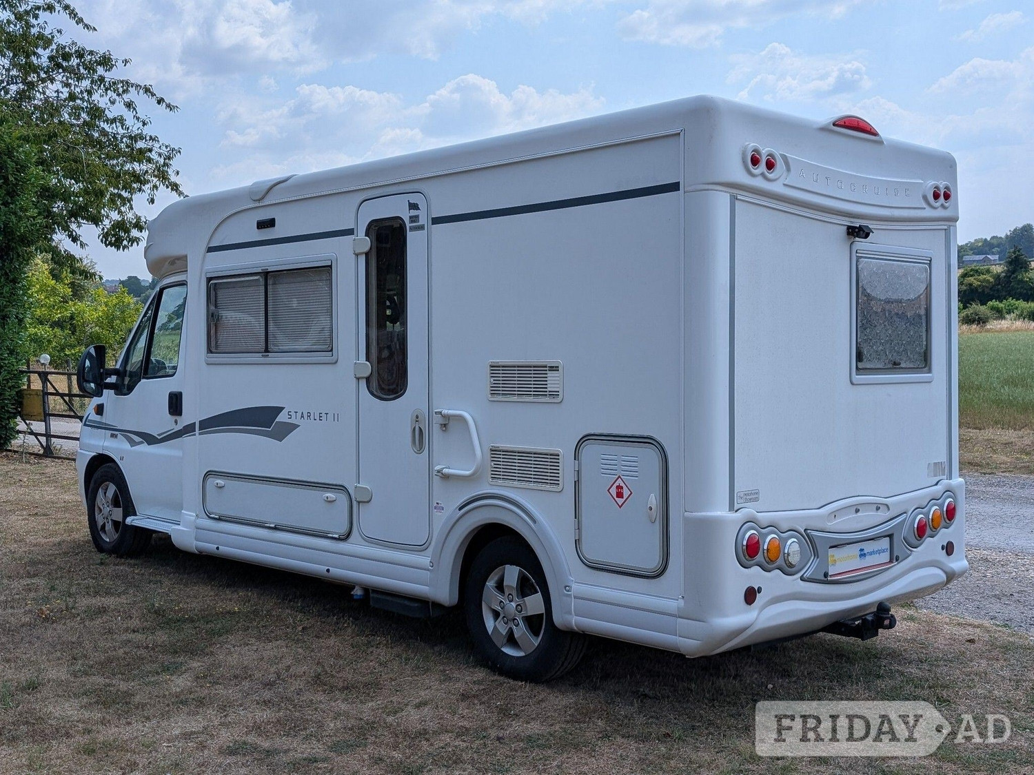 [2 berth ]Autocruise Starlet (Twin Singles or Double Bed)