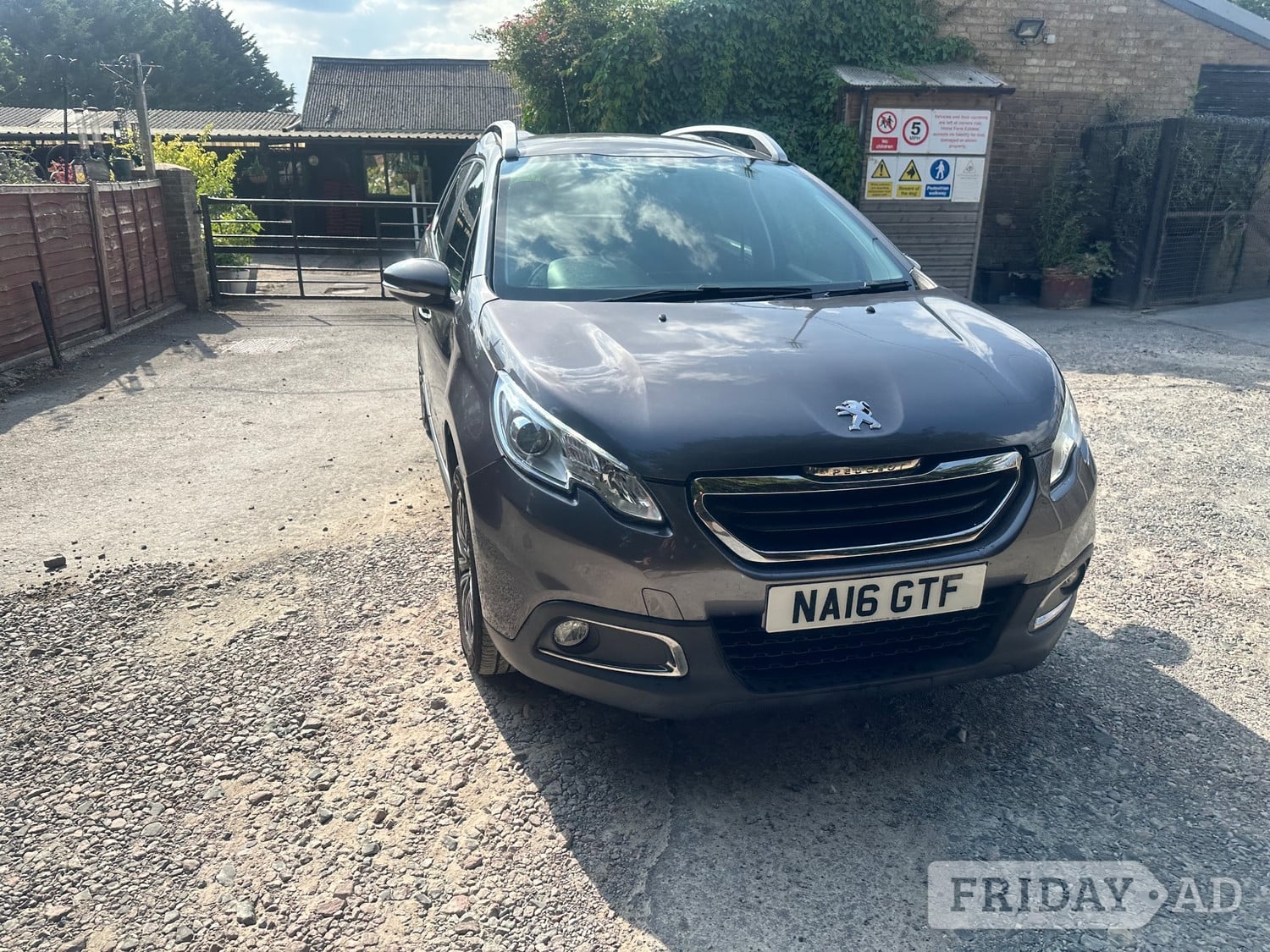 [ berth ]Peugeot 2008