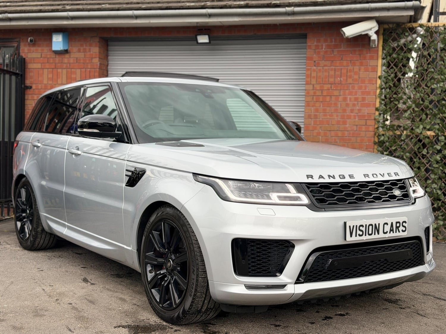 [ berth ]Land Rover Range Rover Sport