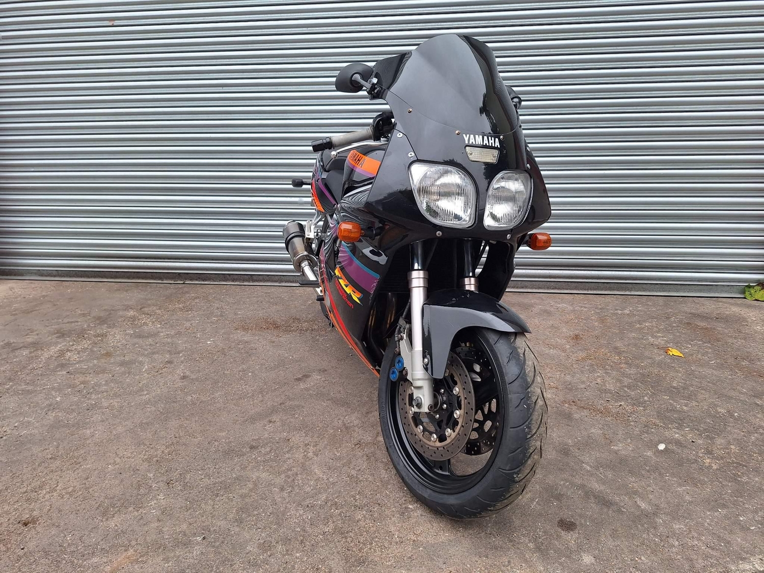 [ berth ]Yamaha FZR