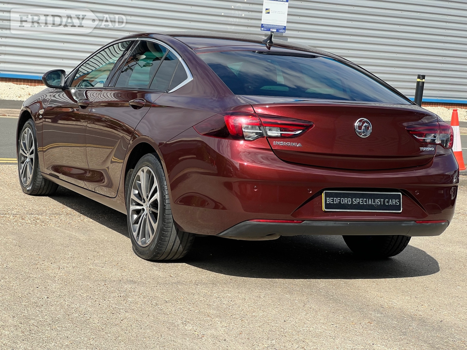 Vauxhall Insignia 2019 - Cars in Bedford