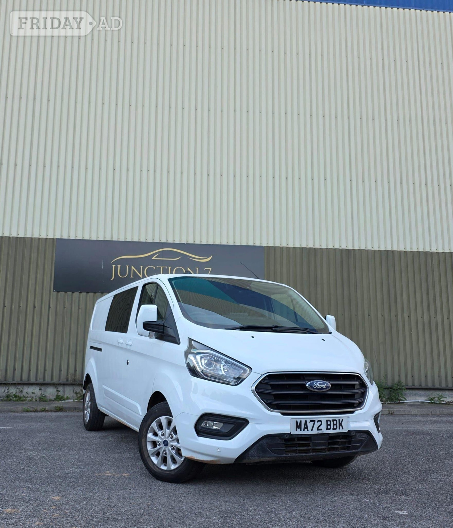 [ berth ]Ford Transit Custom