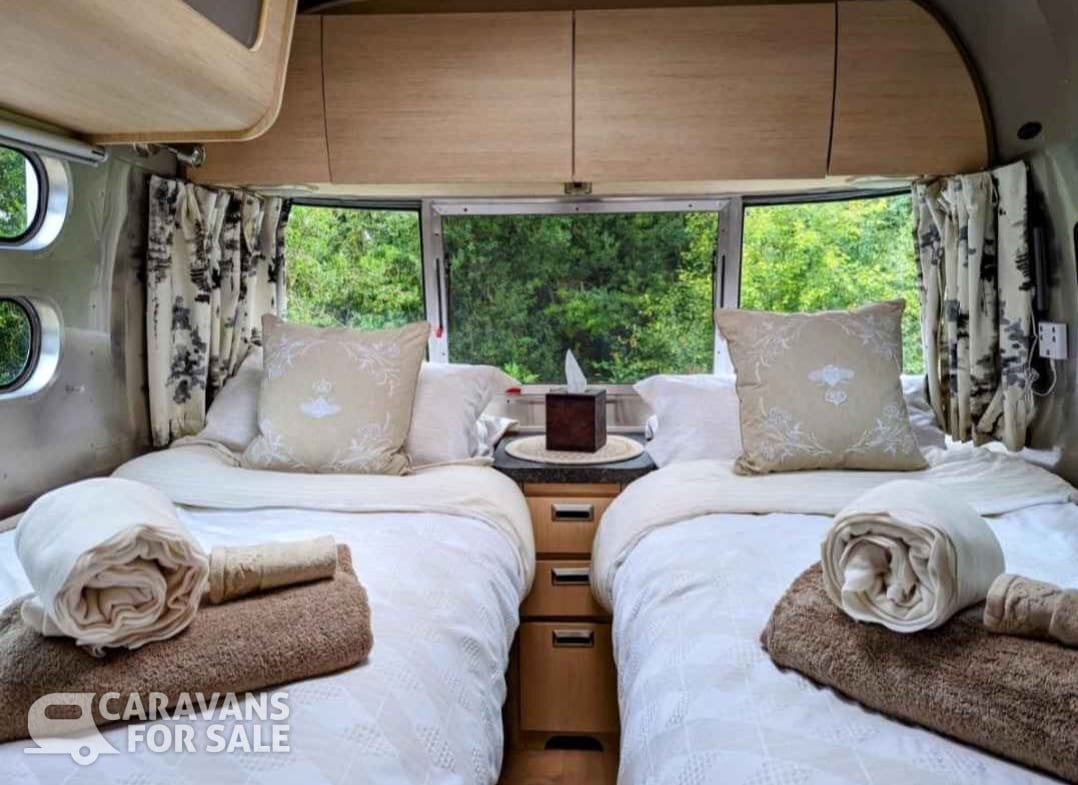 [ berth ]Airstream International 684 Safari Special Edition