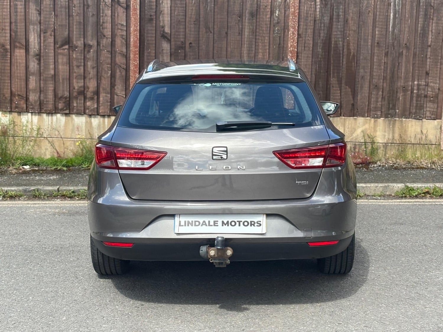 [ berth ]SEAT Leon