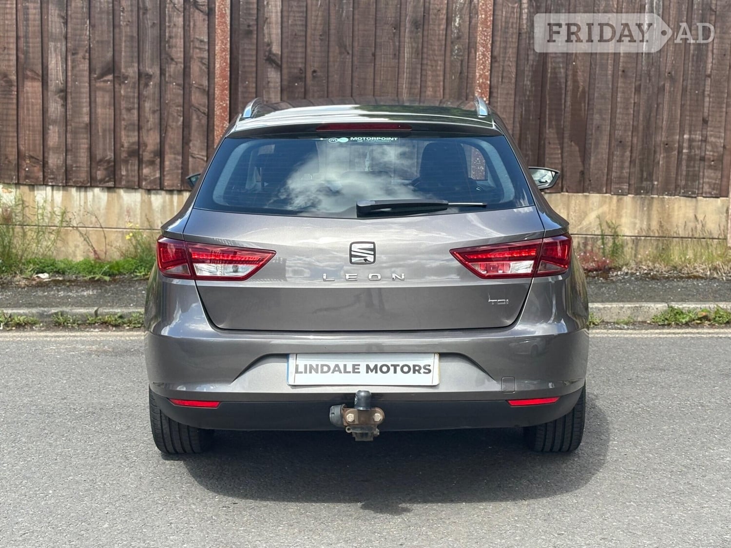[ berth ]SEAT Leon