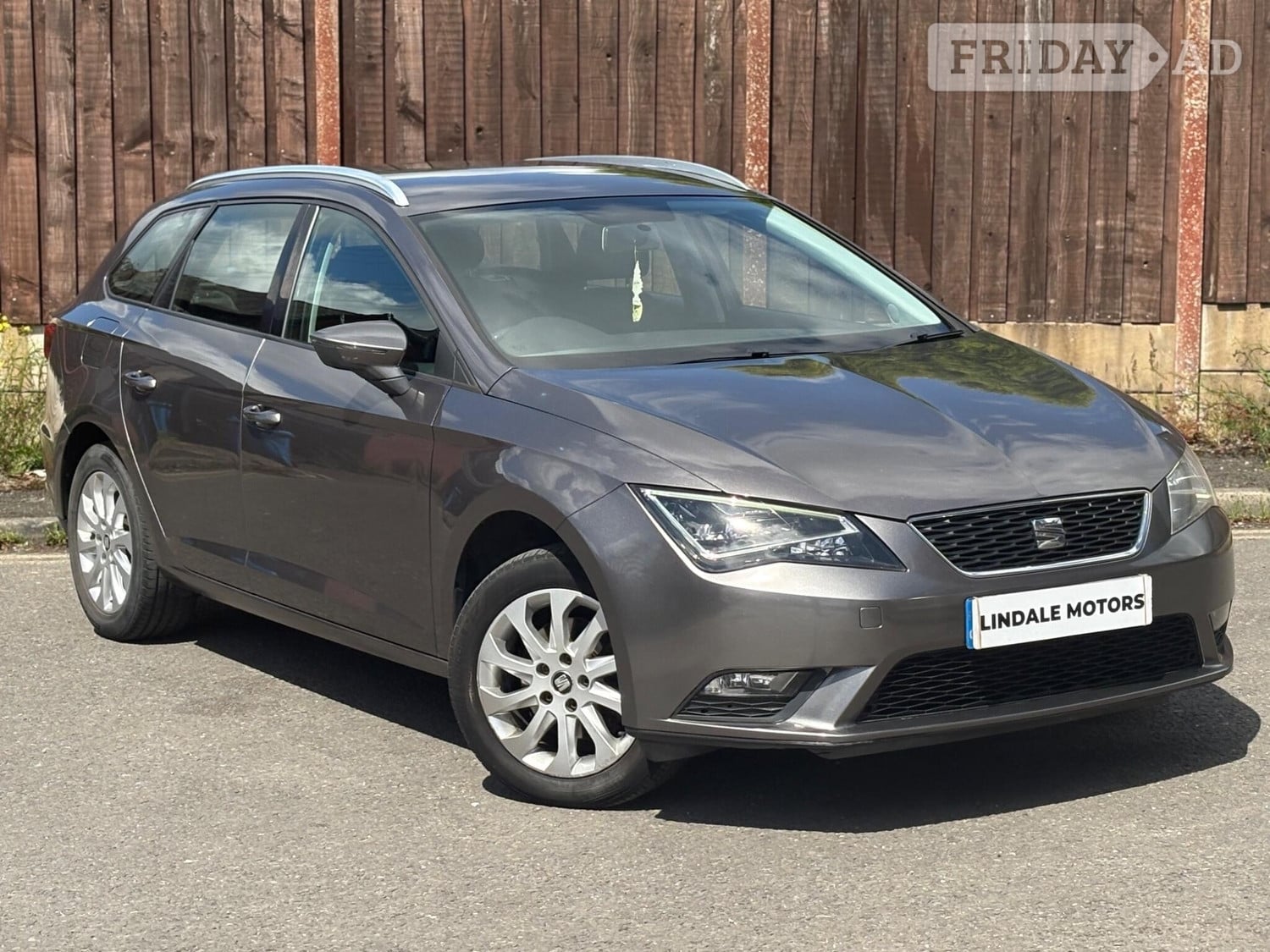 SEAT Leon 2015 in Oldham