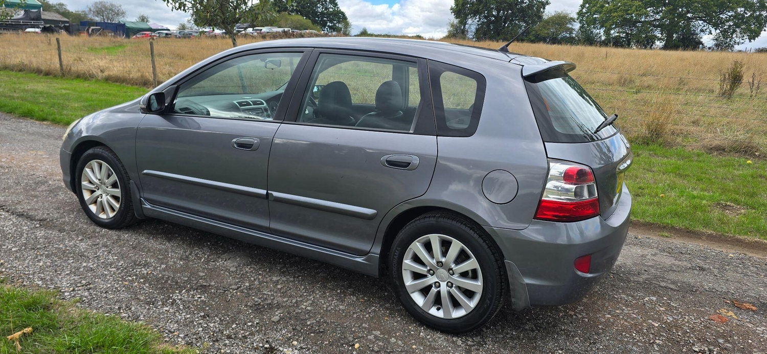 Honda Civic 2004 - Cars