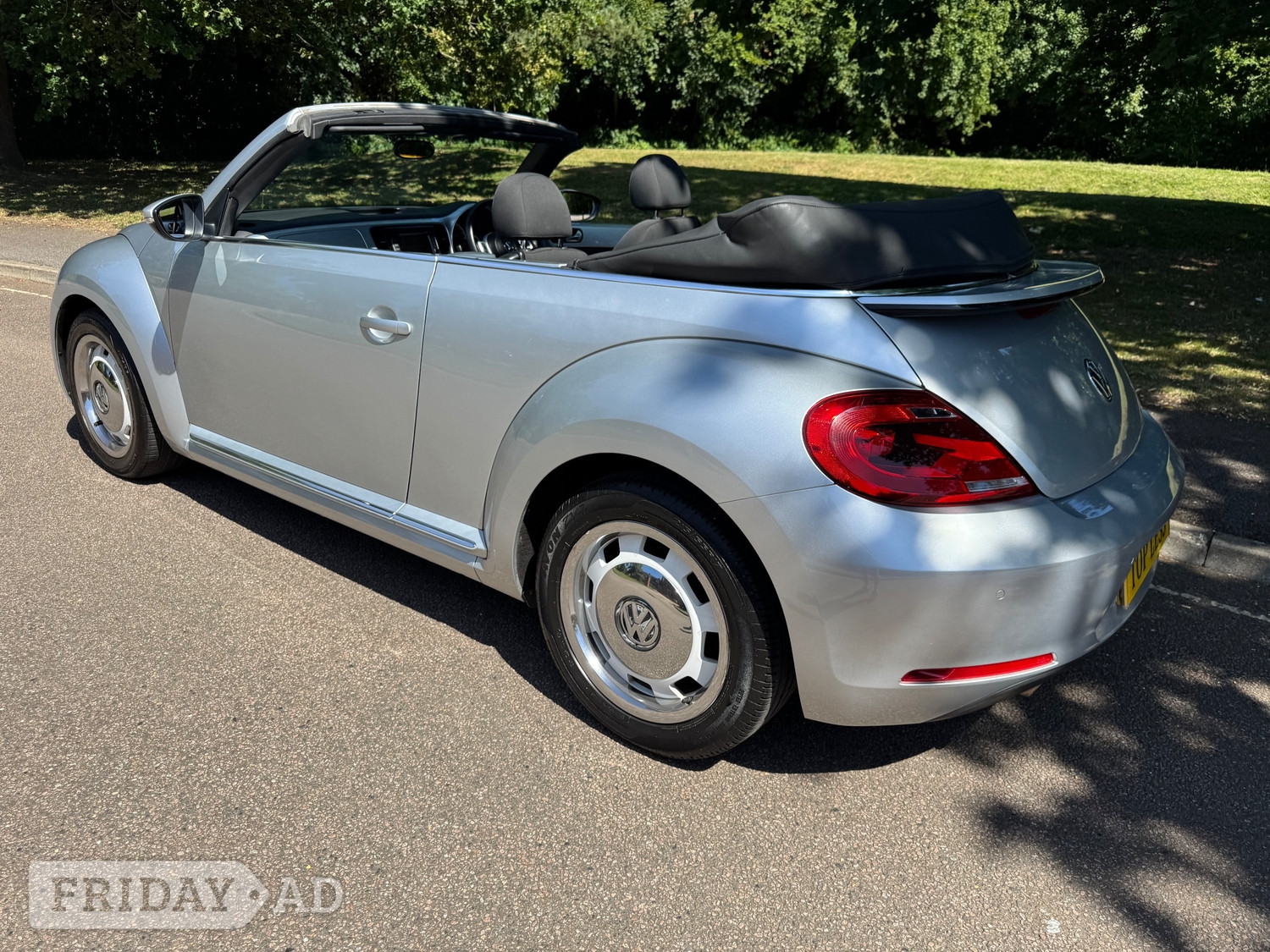 Volkswagen Beetle 2013 - Cars
