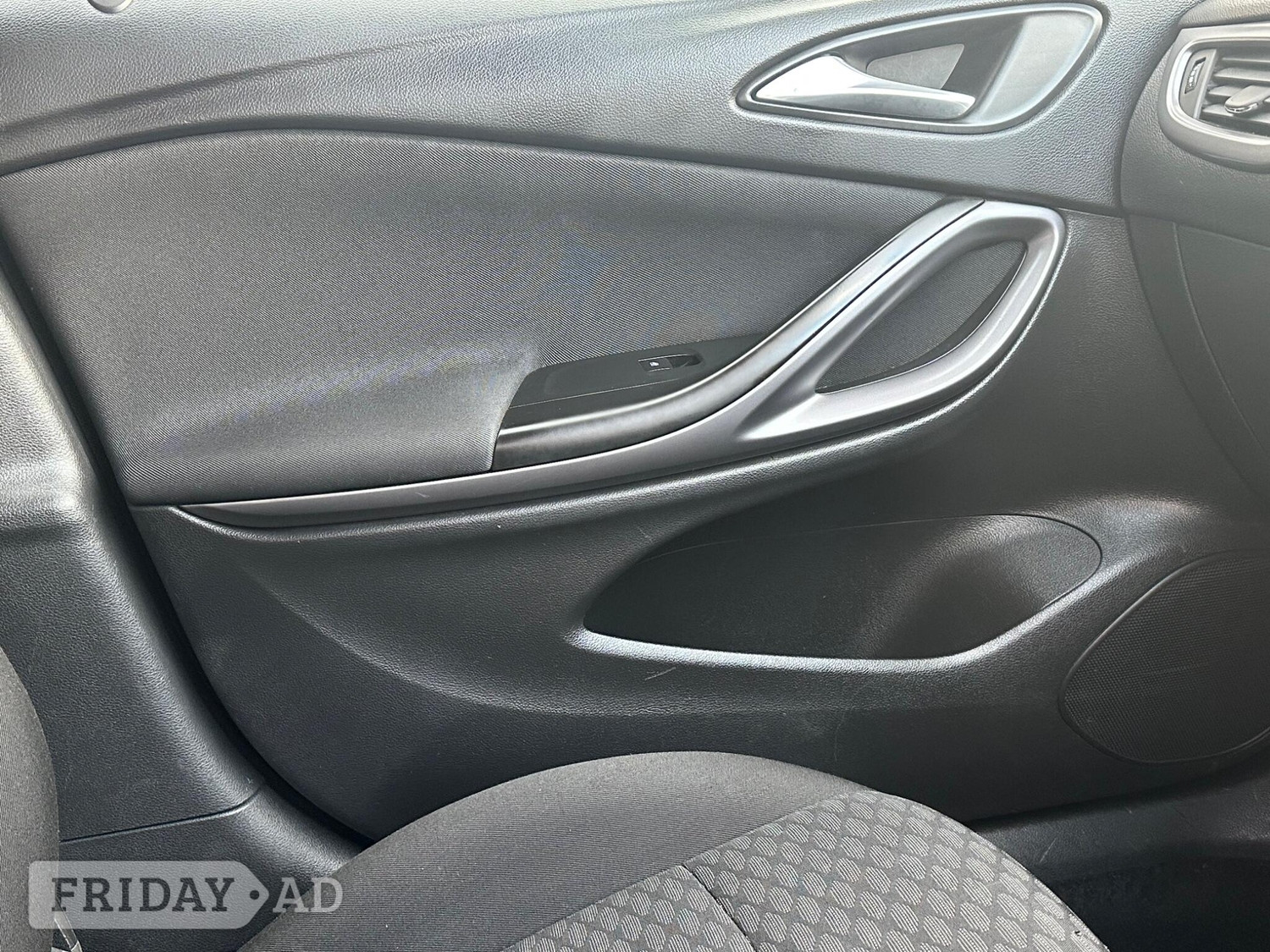 Vauxhall Astra 2016 - Cars in Staines