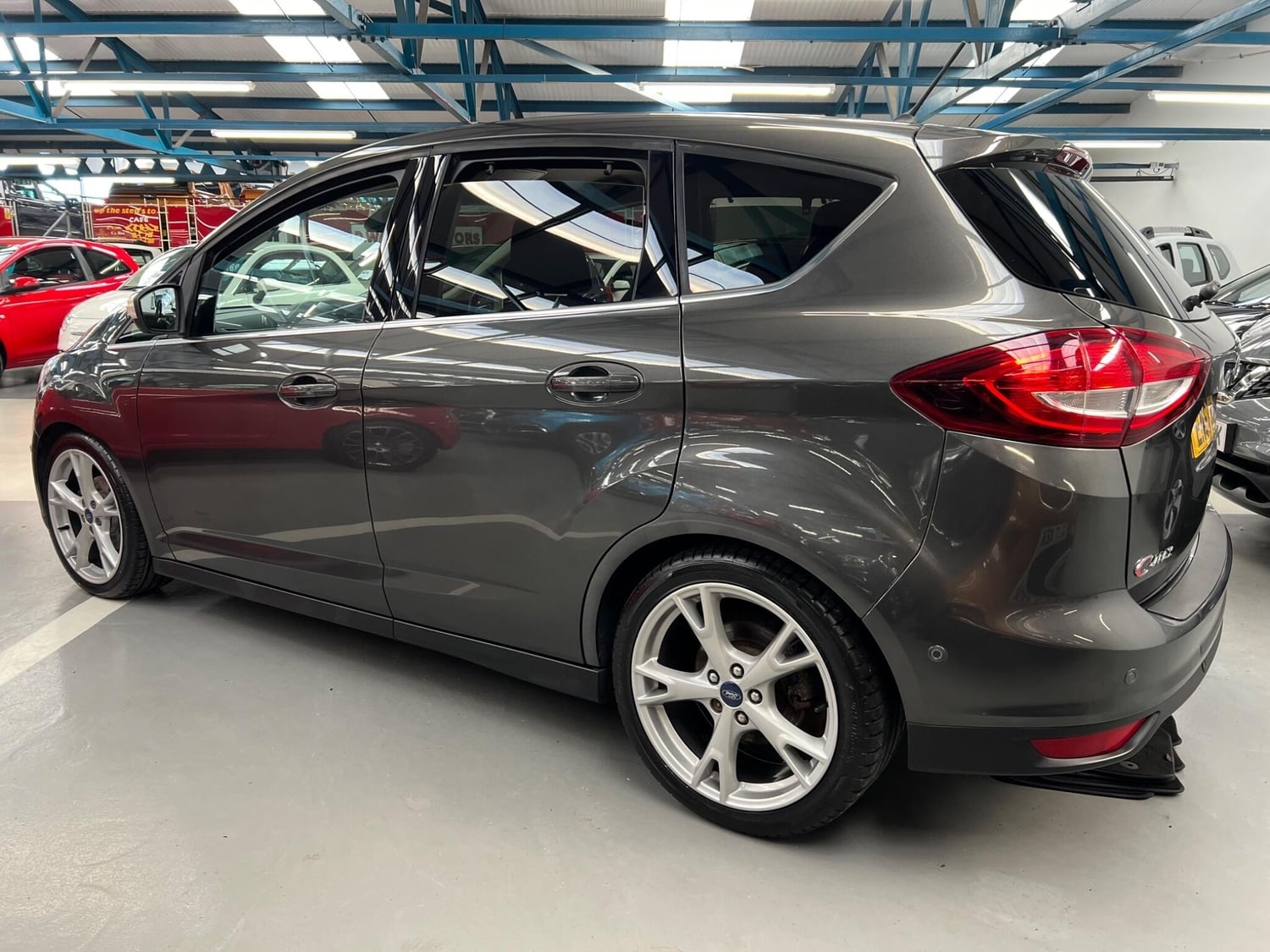 [ berth ]Ford C-MAX