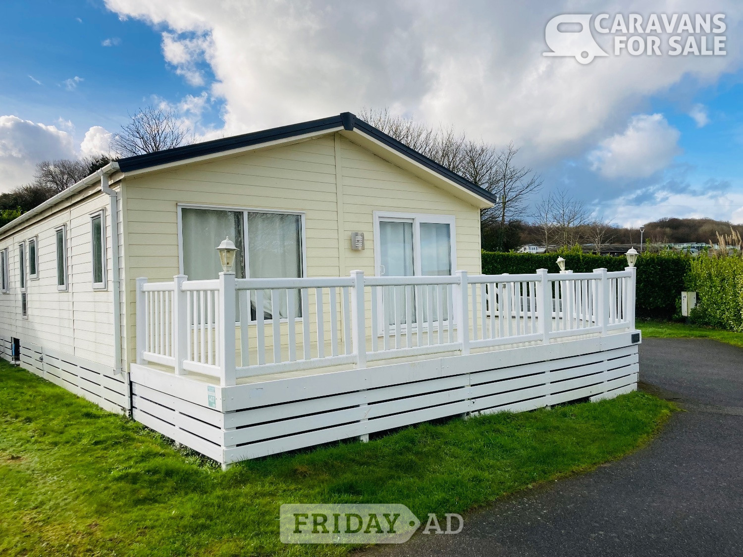 Absolutely stunning 3 bedroomed 2015 Delta Newbury lodge - Holiday Homes