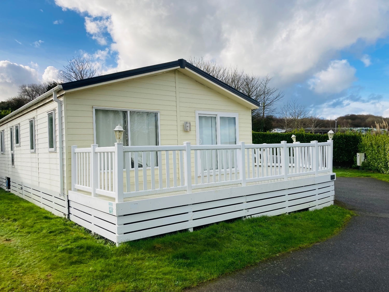 Absolutely stunning 3 bedroomed 2015 Delta Newbury lodge - Holiday Homes