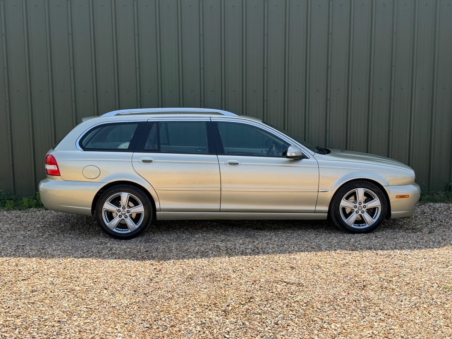 Jaguar X-type 2009 - Cars in Wokingham
