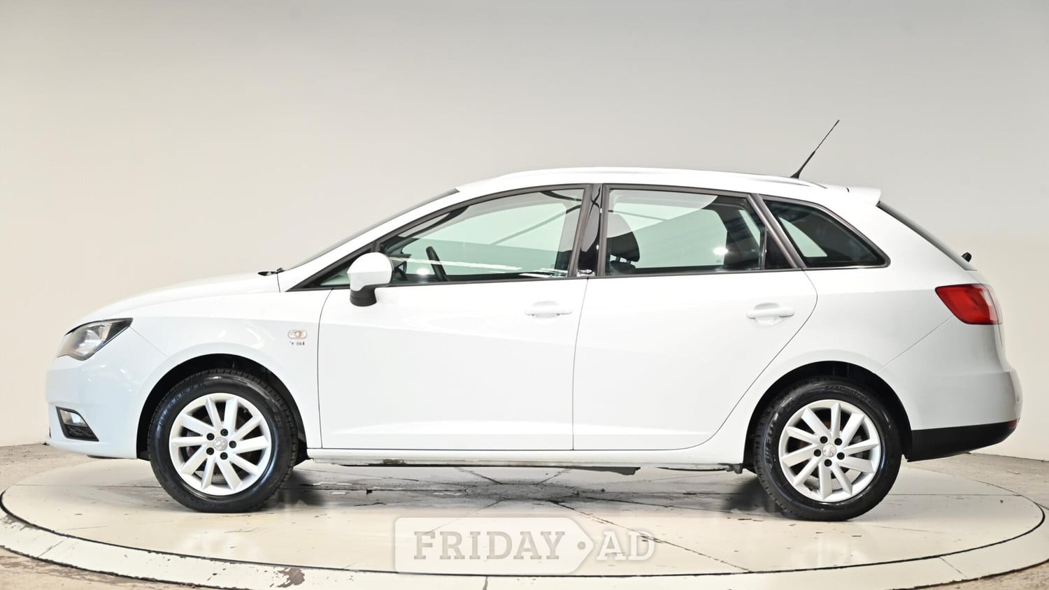 [ berth ]SEAT Ibiza