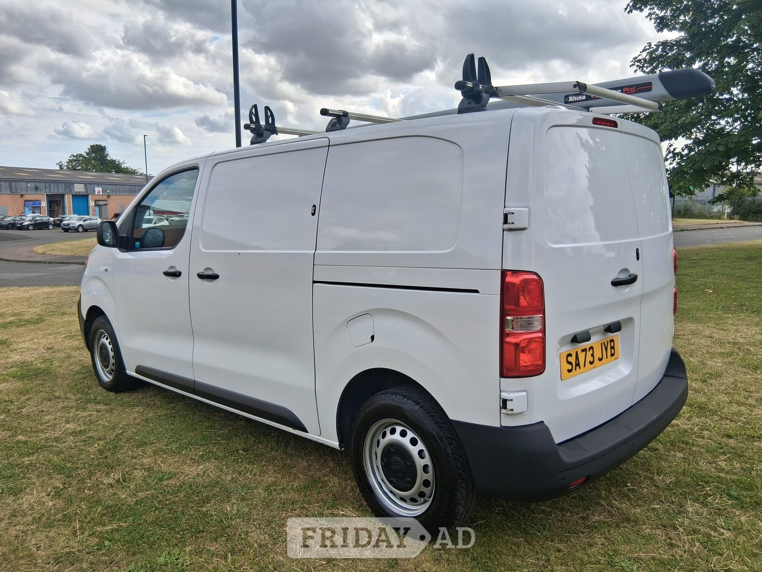 [ berth ]Vauxhall Vivaro